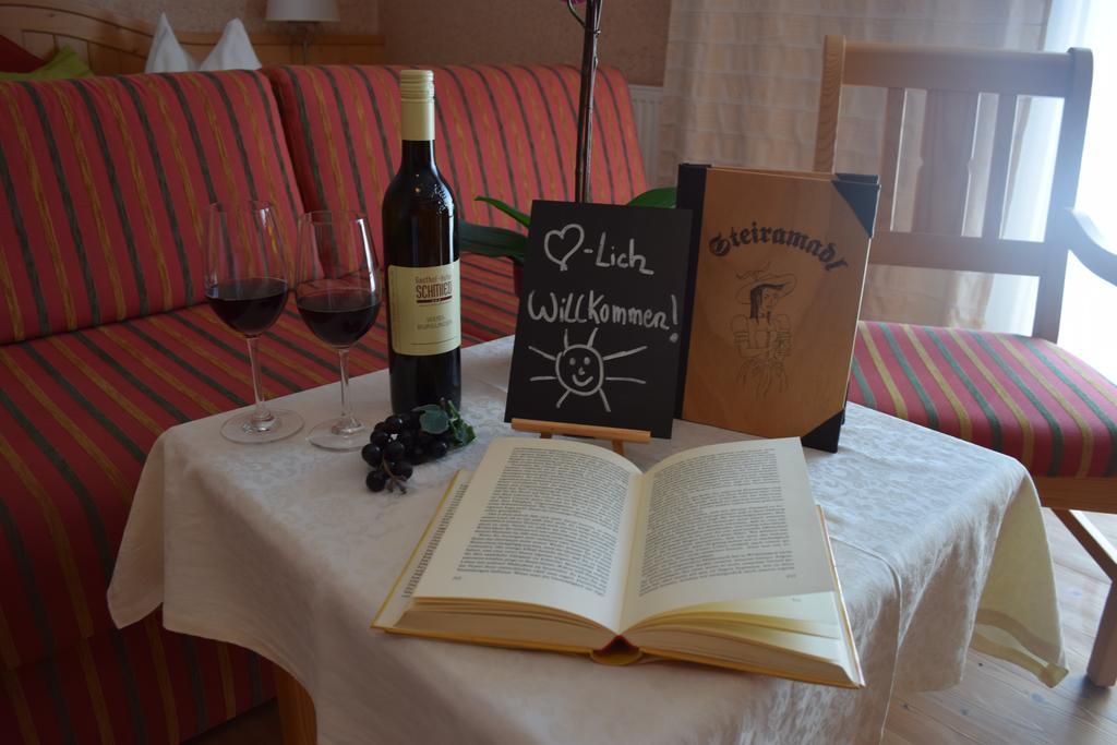 Gasthof Hotel Schmied Arnfels Buitenkant foto
