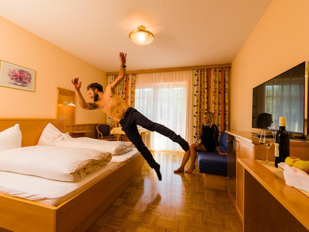 Gasthof Hotel Schmied Arnfels Buitenkant foto